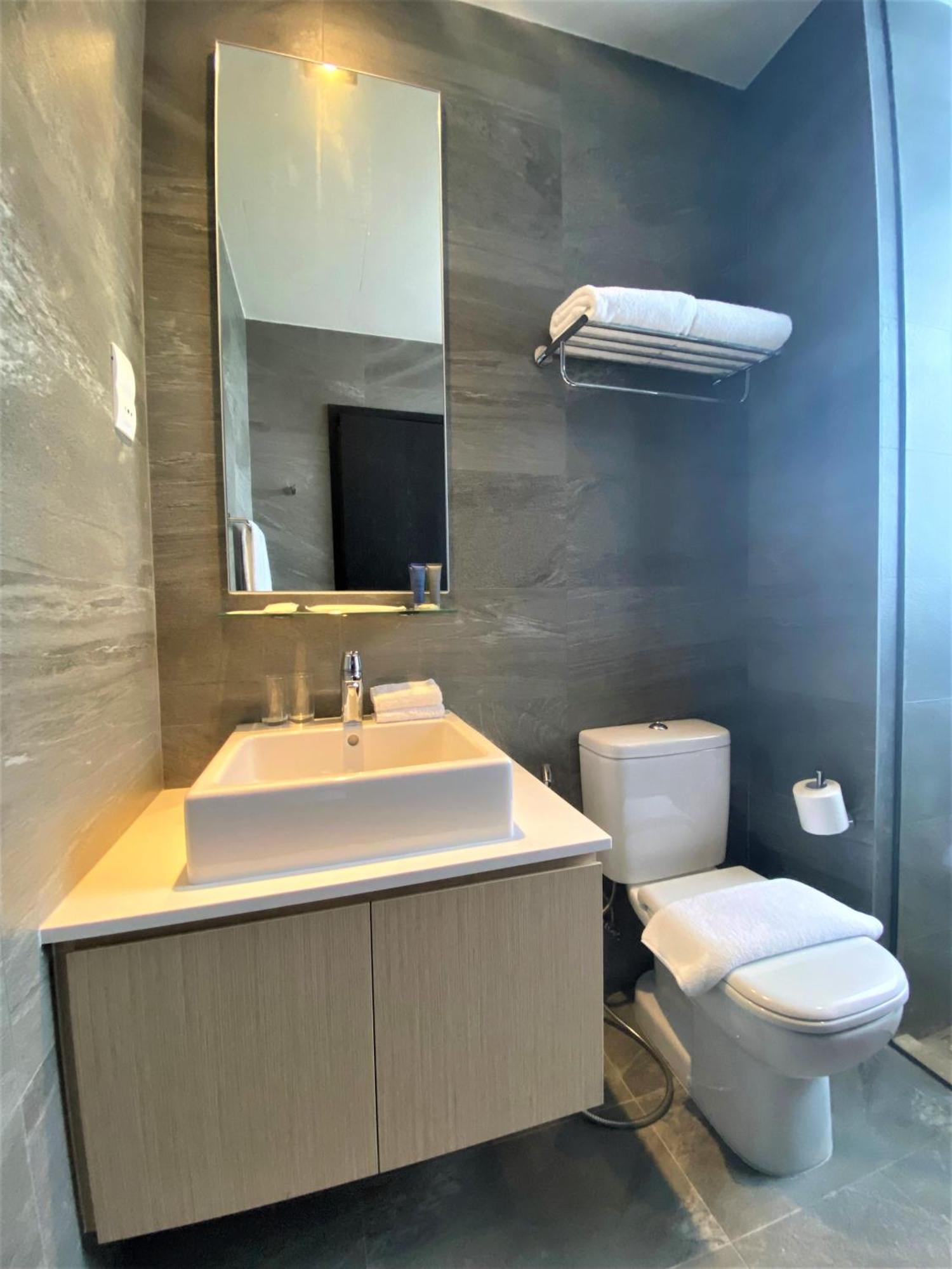 Momentus Serviced Residences Novena Singapur Exterior foto
